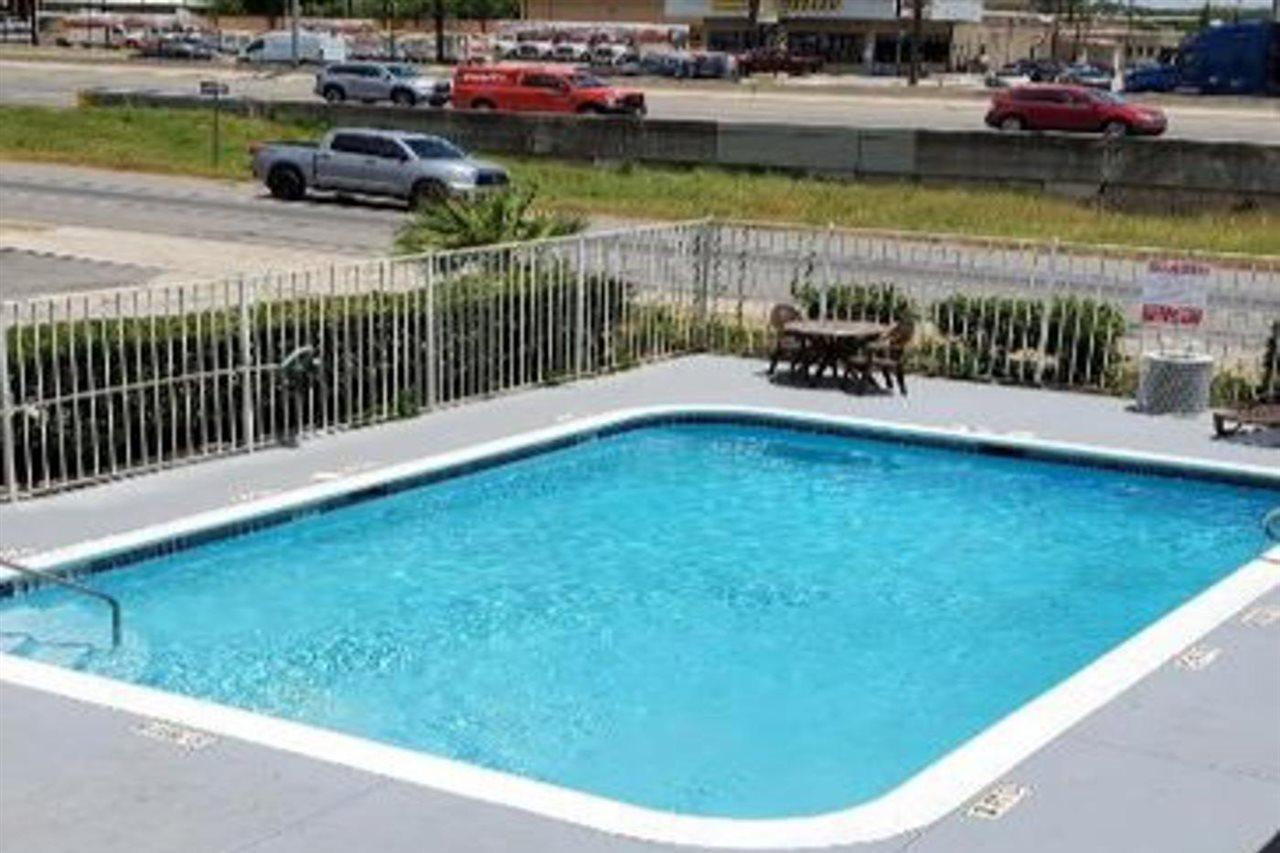 Econo Lodge San Antonio Northeast I-35 Exteriér fotografie